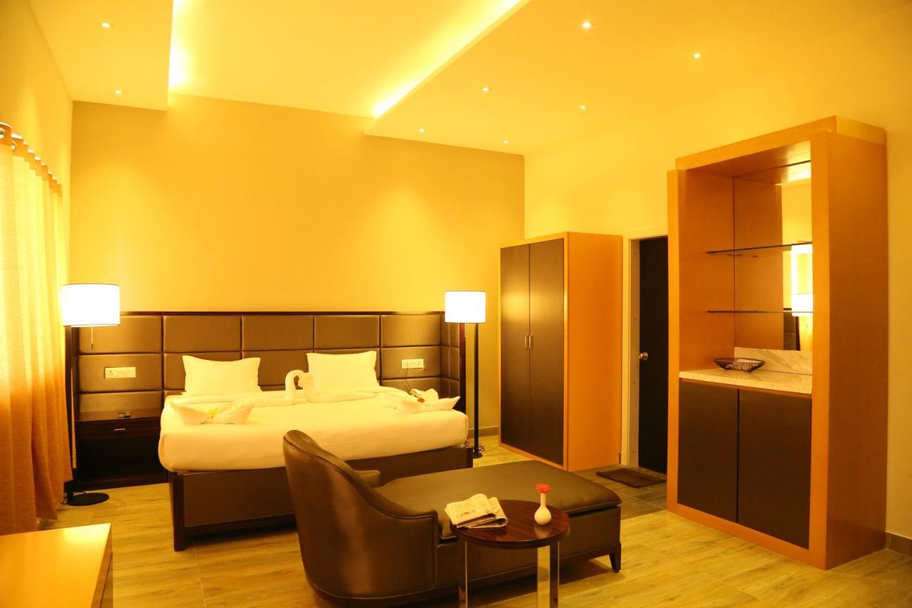 Hotel Queens Inn Velankanni Exterior photo
