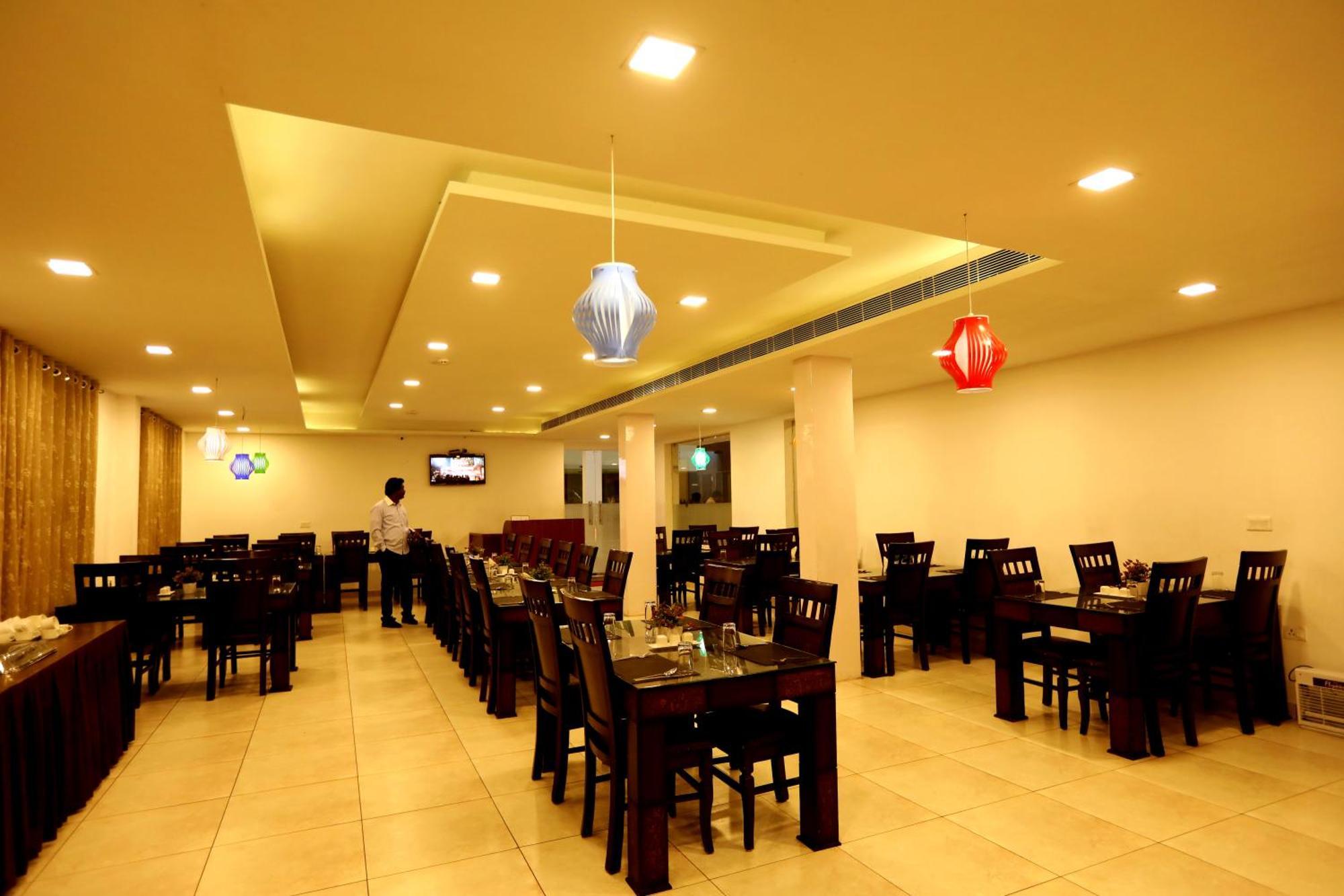 Hotel Queens Inn Velankanni Exterior photo