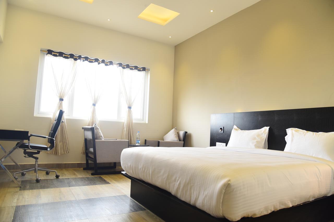 Hotel Queens Inn Velankanni Exterior photo